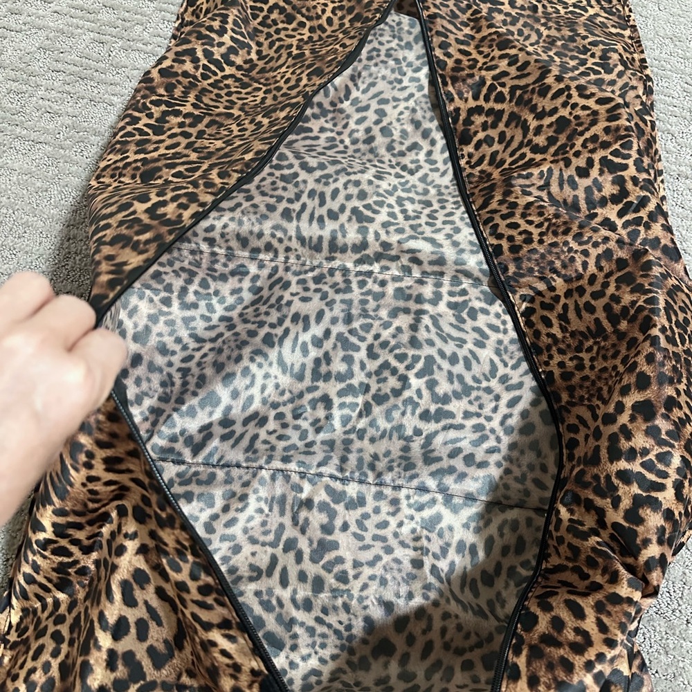Chico's Leopard Garment Bag-New With Tags - Picture 10 of 10